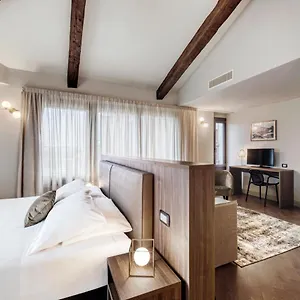 Porta Altinia 4*, Treviso Italy